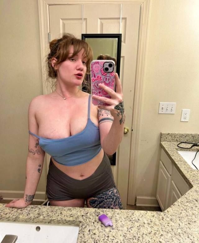 Available for hookup and massage and sell nasty video with FaceTime at cool rate ❤️❤️❤️ - Image 2